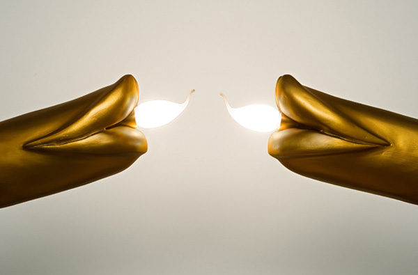 THE GOLDEN KISS